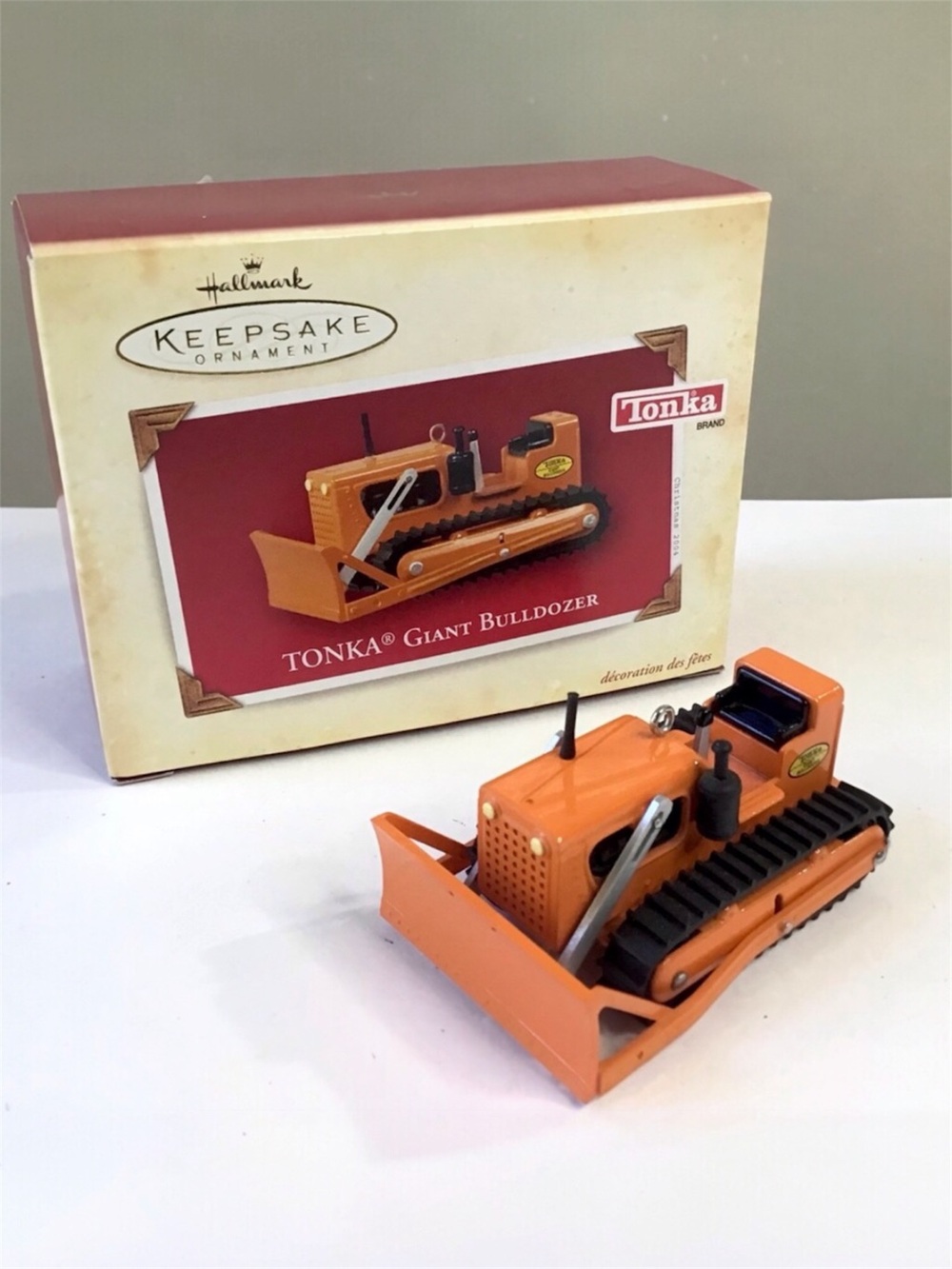 Vintage 2004 Hallmark TONKA Giant Bulldozer Keepsake Christmas Ornament Die-Cast